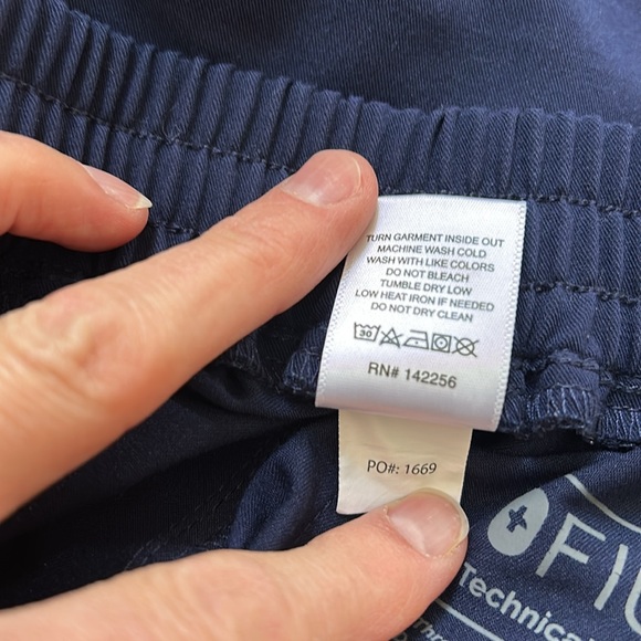 Figs Yola Scrub Cargo Pants Bottoms Style# TW2000P PO# 1669 Navy Regular Rise - Picture 15 of 16